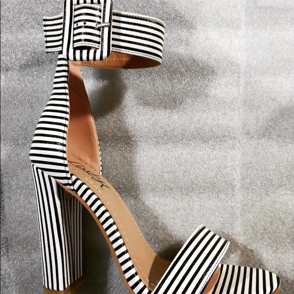 Heels - Picture 2 of 8